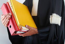 Le procès en contrefaçon n'arrive qu'après la mise en demeure puis l’assignation.